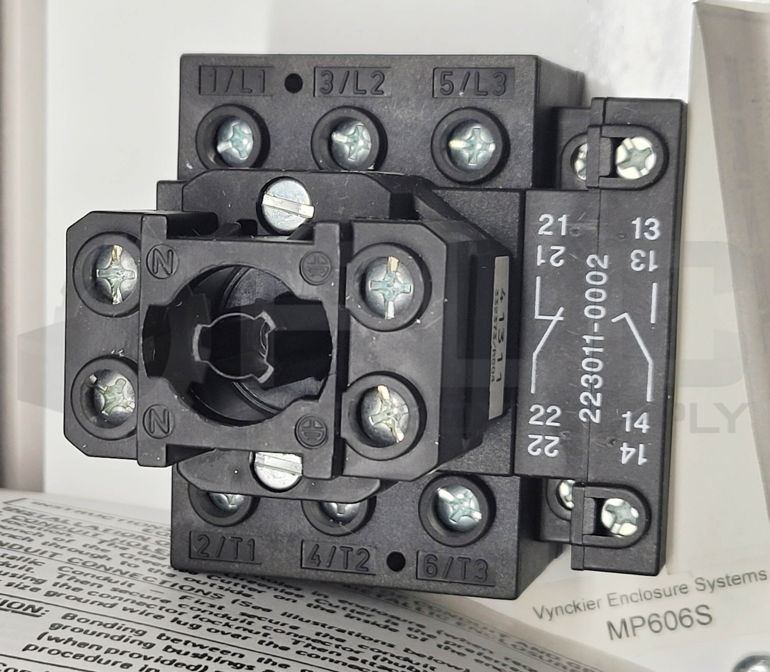 h_ NEW SALZER H232 DISCONNECT SWITCH 30A 600VAC W/ VYNCKIER NON