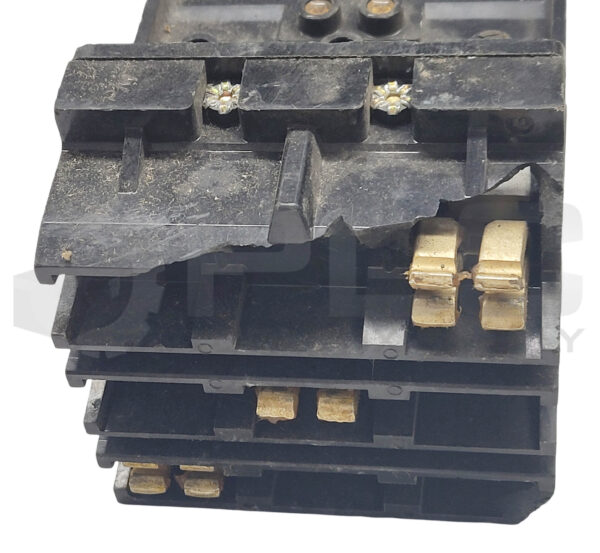 SQUARE D Q232200 CIRCUIT BREAKER 200A THERMAL MAGNETIC 240V 10KA DAMAGED PLASTIC - Image 3