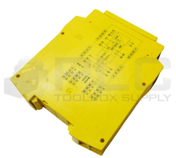 SICK UE 48-20S3D2 SAFETY RELAY 24V AC/DC 6024916 - Image 3