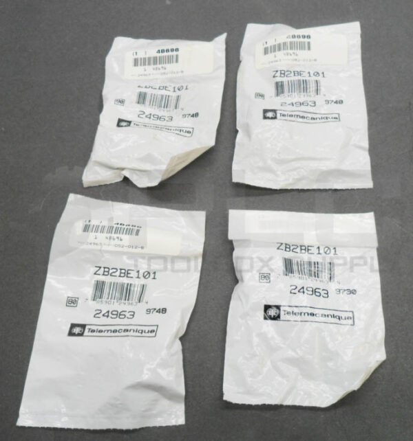 LOT OF 4 SEALED NEW TELEMECANIQUE ZB2BE101 CONTACT BLOCK 400V 10A 24963