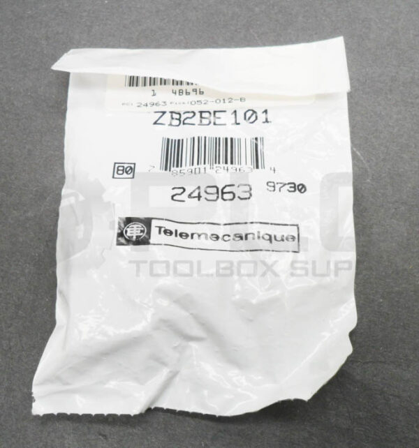 LOT OF 4 SEALED NEW TELEMECANIQUE ZB2BE101 CONTACT BLOCK 400V 10A 24963 - Image 2