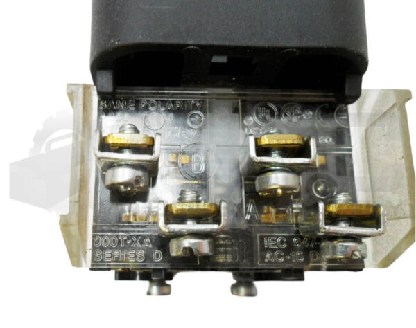 ALLEN BRADLEY 800T-PT16A /T PUSH BUTTON RED W/ 800T-N236 /A COIL W/ 800T-XA /D - Image 4