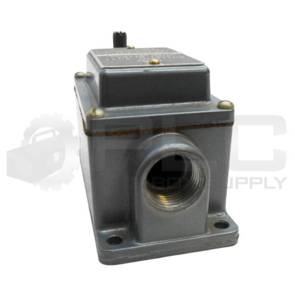 NEW ALLEN BRADLEY 802T-R2TD /1 OILTIGHT LIMIT SWITCH W/ Z-24811 OPERATOR HEAD - Image 3