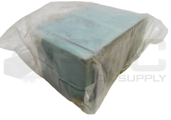 SEALED NEW NUMATICS 33SPA4 /K SOLENOID VALVE 120V 50/60HZ .16A W/ 227-877B COIL - Image 3
