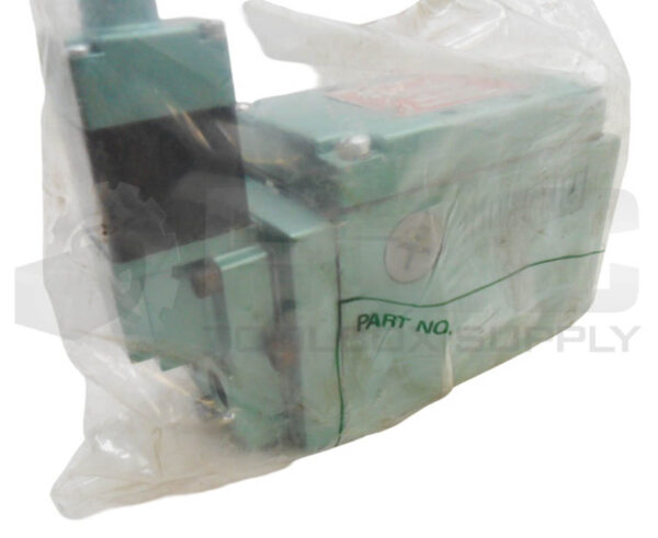 SEALED NEW NUMATICS 33SPA4 /K SOLENOID VALVE 120V 50/60HZ .16A W/ 227-877B COIL - Image 5