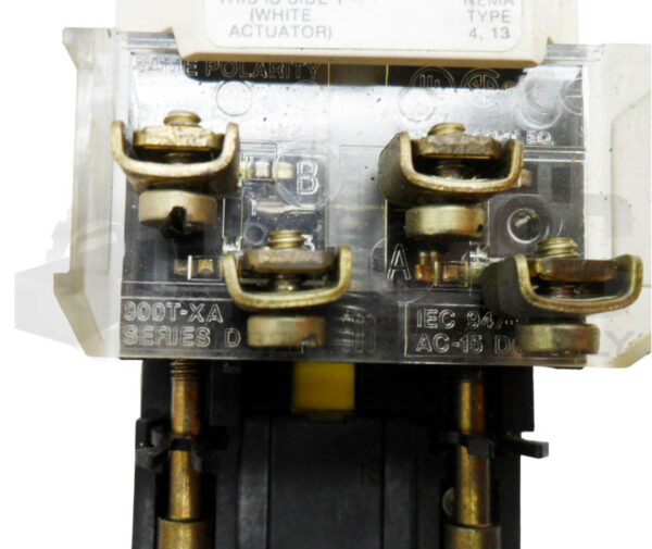 ALLEN BRADLEY 800T-H2 /T SELECTOR SWITCH W/ (3) 800T-XA /D CONTACT BLOCK - Image 4