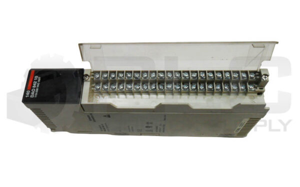 SCHNEIDER AUTOMATION 140DAO84210 AC OUTPUT MODULE 2A 100-150VAC - Image 2