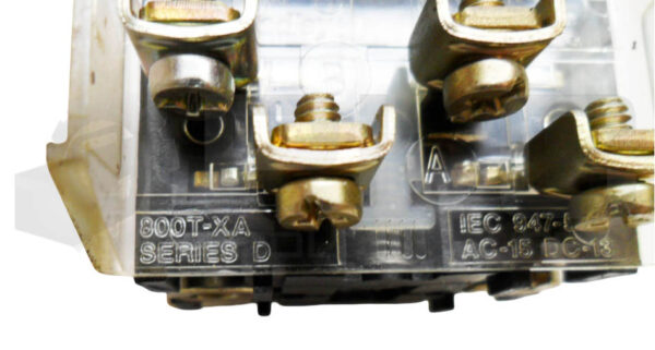 ALLEN BRADLEY 800T-J2 /T SELECTOR SWITCH W/ (2) 800T-XA /D CONTACT BLOCK - Image 4