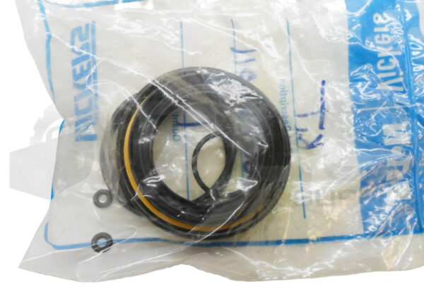 SEALED NEW EATON VICKERS 6333GFT-011 SEAL KIT - Image 2
