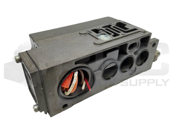 LOT OF 3 NUMATICS HH-4 MANIFOLD BLOCK VALVE BASE - Image 2