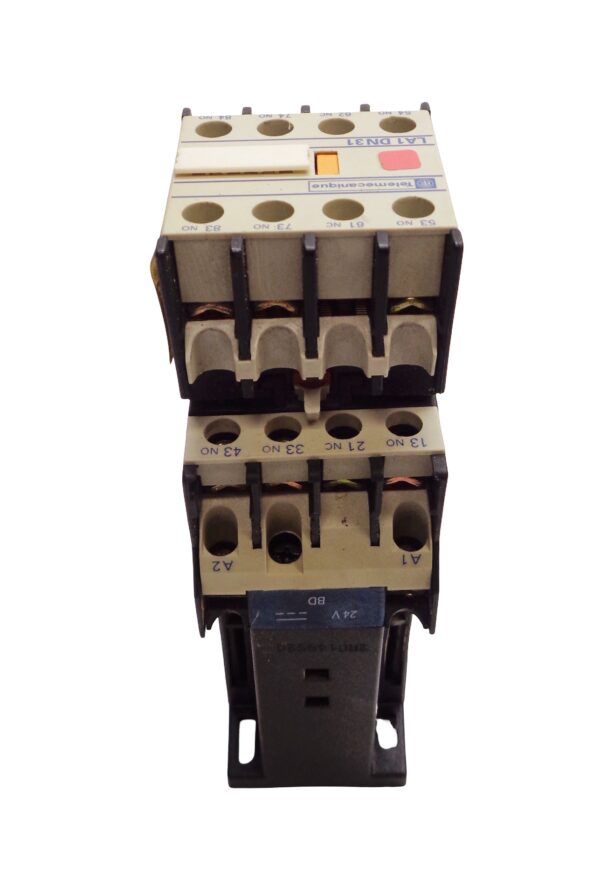 SCHNEIDER / TELEMECANIQUE CA3DN62BDREQ3548G6 RELAY CONTROL 24VDC *READ* - Image 4