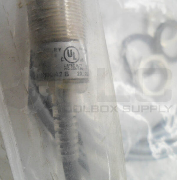 SEALED NEW ALLEN BRADLEY 872C-A10N18-A2 /B INDUCTIVE PROXIMITY SENSOR *READ* - Image 4
