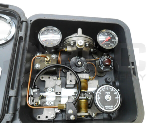 FISHER CONTROLS 4160K PNEUMATIC PRESSURE CONTROLLER W/ 67AF R/221 REGULATOR - Image 4