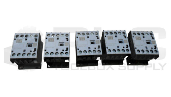 LOT OF 5 WEG CWC07.4P CONTACTOR 690V