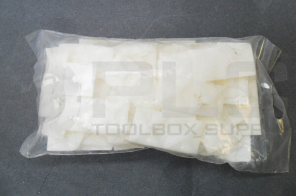 SEALED NEW BAG OF 100 THOMAS & BETTS MPNY-1000A-9-C MOUNTING BASE 1-1/8" X 1/4" - Image 2