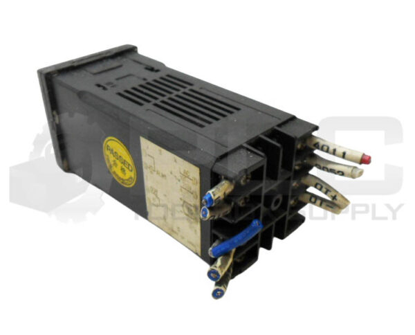 RKC INSTRUMENT REX-C100 C100DJA1-M*AN TEMPERATURE CONTROLLER 100-240VAC 50/60HZ - Image 3