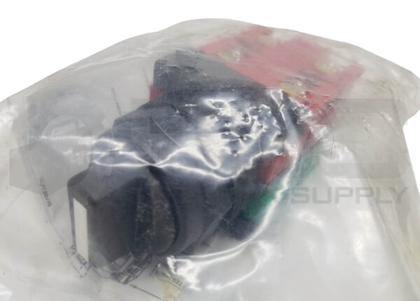 SEALED NEW C3 CONTROLS SSO4-SHWE-NO-NO/NC-NC 30mm SELECTOR SWITCH - Image 3
