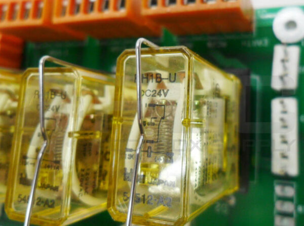 E1020A02 CIRCUIT BOARD W/ (4) RH1B-U RELAY 24VDC - Image 4
