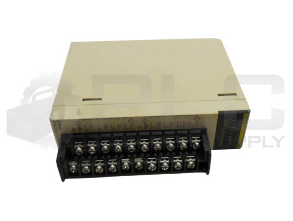 OMRON CS1W-OC211 OUTPUT UNIT 24VAC 2A 120VDC