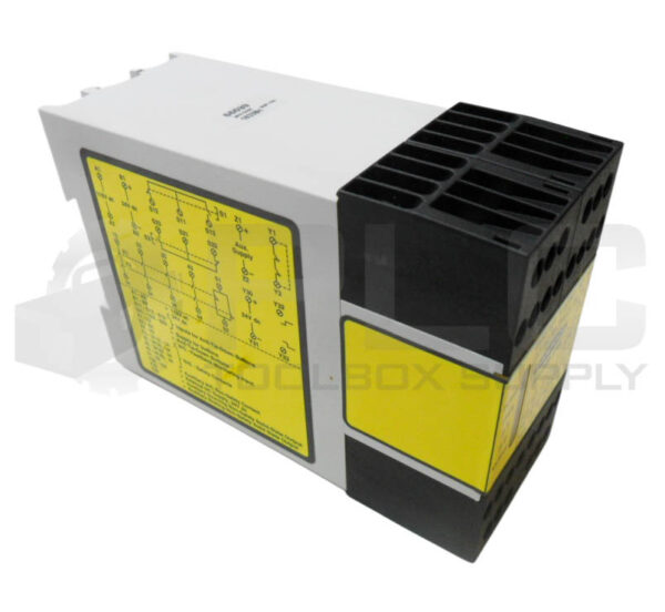 NEW BANNER AT-GM-13A SAFETY RELAY MODULE 115VAC 24VDC 66089 - Image 4