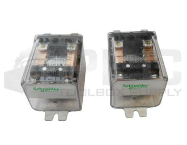 LOT OF 2 SCHNEIDER ELECTRIC 300XBXC1-120A RELAY 120VAC 50/60HZ 30A