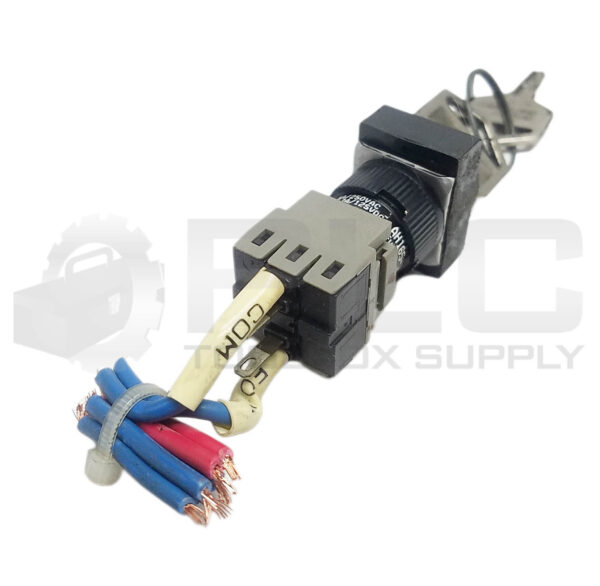 FUJI ELECTRIC AH165-J2A /A KEYED SELECTOR SWITCH - Image 2
