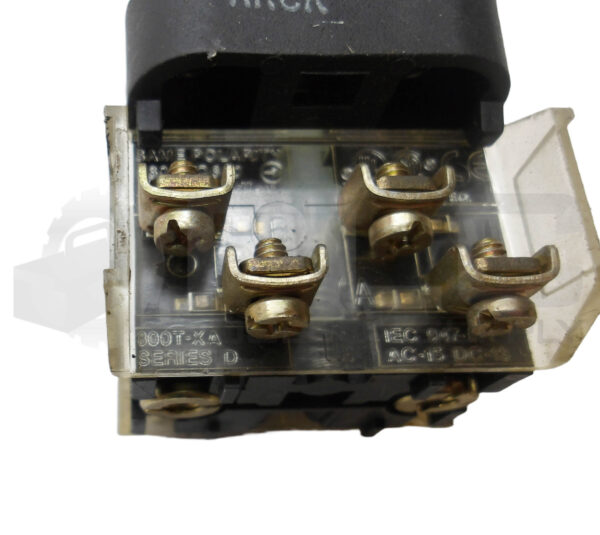 ALLEN  BRADLEY 800T-QTH10R /T PUSH BUTTON W/ 800T-XA /D CONTACT BLOCK *READ* - Image 4