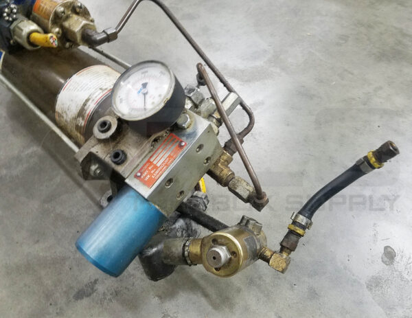 LUBRIQUIP 521-000-001 PUMP AL-5 w/ RESERVOIR - Image 2