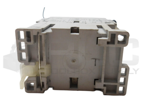 ALLEN BRADLEY 100-C37*00 /B CONTACTOR 50A 690V - Image 4