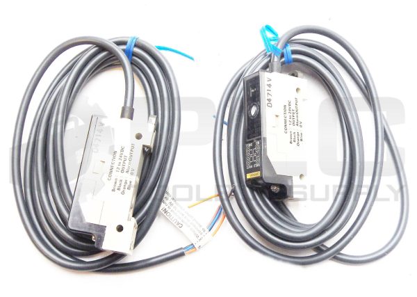 LOT OF 2 NEW OMRON E3C-JC4P PHOTOELECTRIC SENSOR 12 TO 24VDC