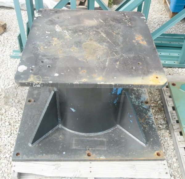 FANUC ROBOT BASE STAND TOP: 24.5" H x 31.5" x 31.5" / BASE: 39.5" x 39"