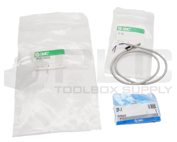 NEW SMC RFKSS-GAI0002 KIT W/ D-93A PNEUMATIC AUTO SWITCH W/ BP-1 BRACKET