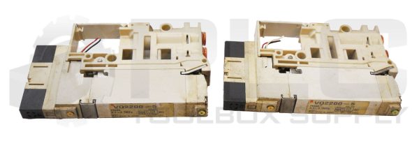 LOT OF 2 SMC VQ2200-5 SOLENOID VALVE 0.1-0.7MPA