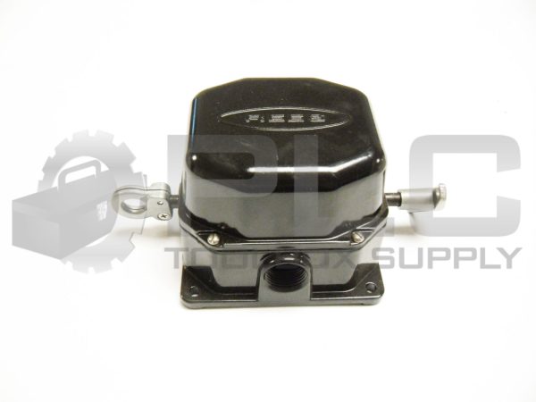 NEW REES 04944-200 CABLE OPERATED SWITCH -BLACK A60 AC15 - Image 5