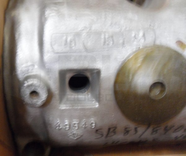 NEW SAWC 498D773G004 SLEEVE 49349 HOUSING BLOCK - Image 5