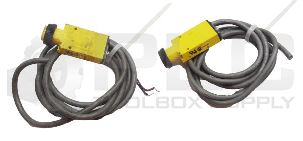 LOT OF 2 BANNER SM2A312F MINI BEAM PHOTOELECTRIC SENSOR 24-240VAC