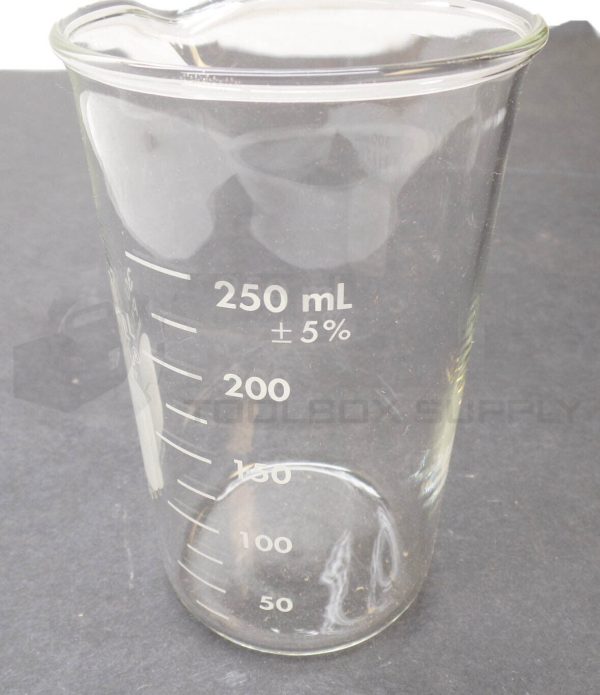 NEW PYREX 1060-300 BERZELIUS BEAKER W/ SPOUT TALL GRADUATED 1060 - Image 5
