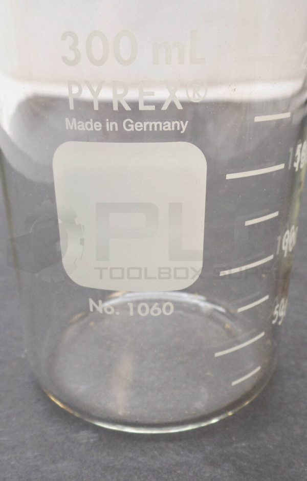 NEW PYREX 1060-300 BERZELIUS BEAKER W/ SPOUT TALL GRADUATED 1060 - Image 6