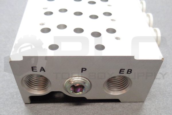 NEW SMC SS5Y-41-04-C8 BASE MOUNT MANIFOLD w/8 - 5/16" PUSH CONNECT PORTS *READ* - Image 4