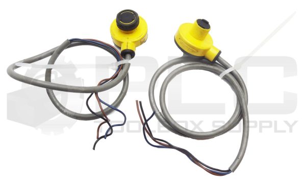 LOT OF 2 BANNER T18AW3FF50 PHOTOELECTRIC SENSOR 20-250VAC 50/60HZ