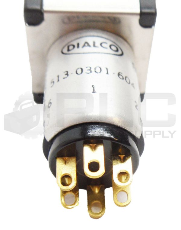 NEW DIALCO 513-0301-604 PUSH BUTTON SWITCH 3A 125VAC - Image 4
