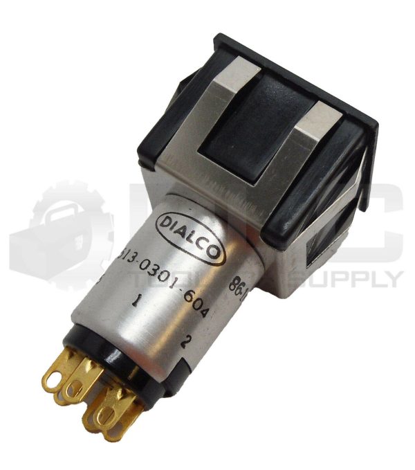 NEW DIALCO 513-0301-604 PUSH BUTTON SWITCH 3A 125VAC