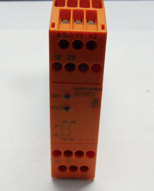 NEW DOLD BG5924.02/61 AC/DC24V SAFEMASTER RELAY - Image 4