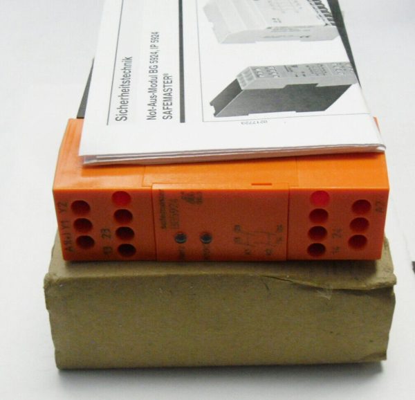 NEW DOLD BG5924.02/61 AC/DC24V SAFEMASTER RELAY